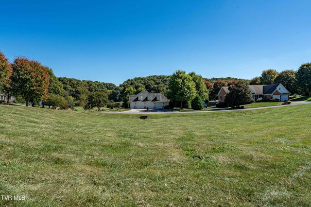 1128 Keeview Drive, Johnson City, TN 37615