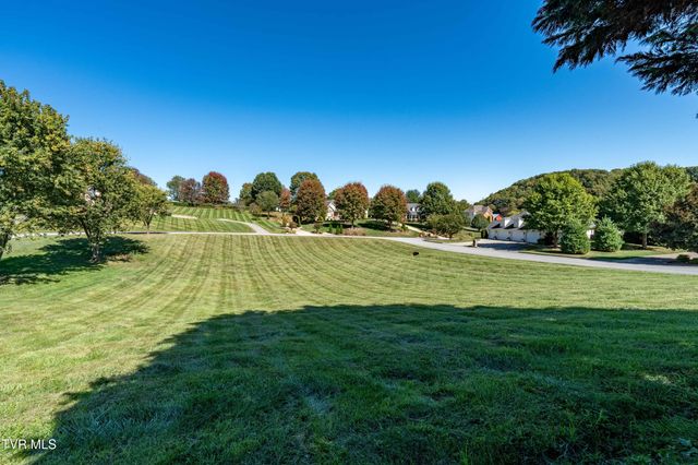 1128 Keeview Drive, Johnson City, TN 37615