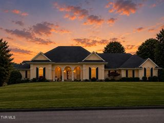 1128 Keeview Drive, Johnson City, TN 37615