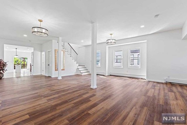 287 Main Street, Little Ferry, NJ 07643