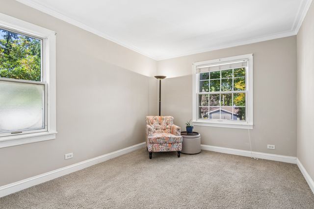 6809 Hillcrest Drive, Crystal Lake, IL 60012