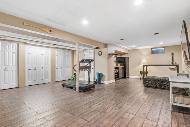 6809 Hillcrest Drive, Crystal Lake, IL 60012