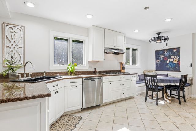 6809 Hillcrest Drive, Crystal Lake, IL 60012