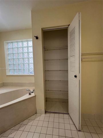 16373 Malibu Dr 51, Weston, FL 33326