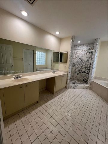 16373 Malibu Dr 51, Weston, FL 33326