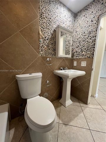 16373 Malibu Dr 51, Weston, FL 33326