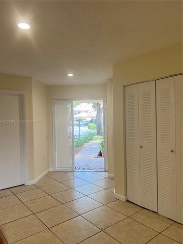 16373 Malibu Dr 51, Weston, FL 33326