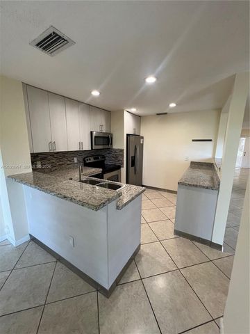 16373 Malibu Dr 51, Weston, FL 33326