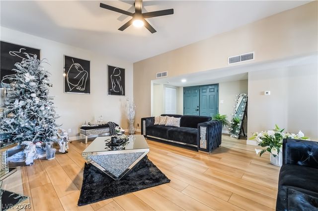 5209 Champions Avenue, Las Vegas, NV 89142