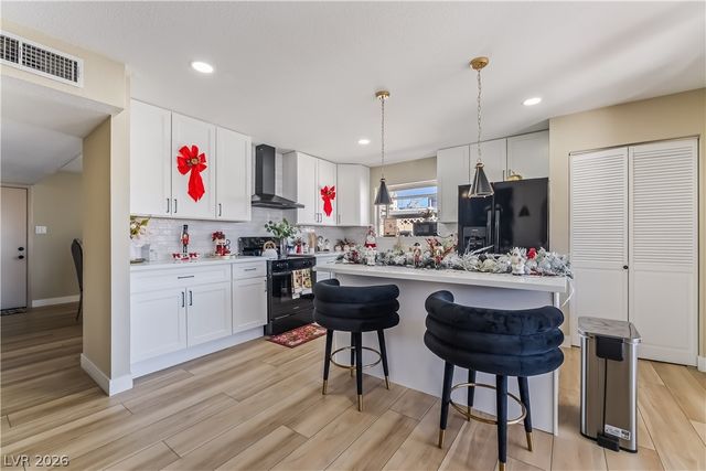 5209 Champions Avenue, Las Vegas, NV 89142