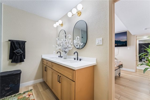 5209 Champions Avenue, Las Vegas, NV 89142