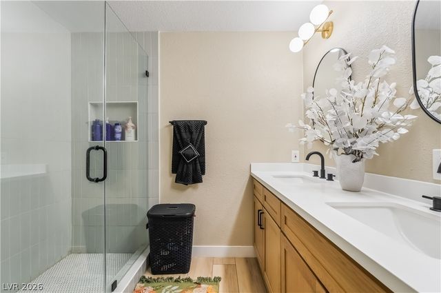 5209 Champions Avenue, Las Vegas, NV 89142