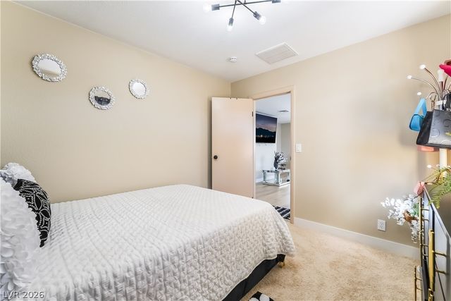 5209 Champions Avenue, Las Vegas, NV 89142