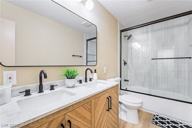 5209 Champions Avenue, Las Vegas, NV 89142