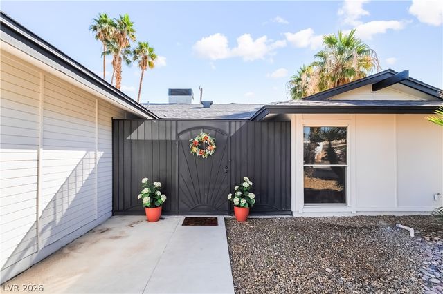 5209 Champions Avenue, Las Vegas, NV 89142