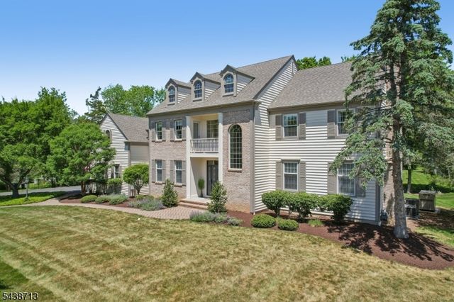 14 N Stone Hedge Dr, Bernards Twp., NJ 07920