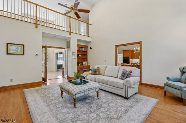 14 N Stone Hedge Dr, Bernards Twp., NJ 07920