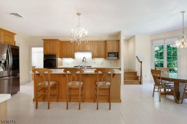 14 N Stone Hedge Dr, Bernards Twp., NJ 07920