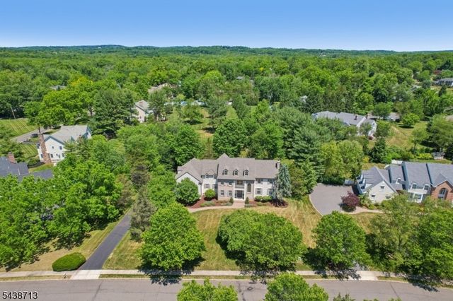 14 N Stone Hedge Dr, Bernards Twp., NJ 07920