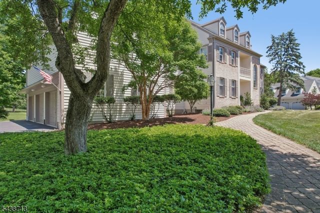 14 N Stone Hedge Dr, Bernards Twp., NJ 07920