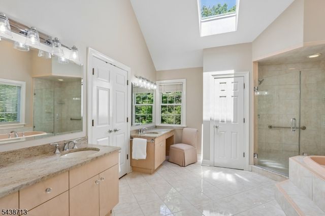 14 N Stone Hedge Dr, Bernards Twp., NJ 07920