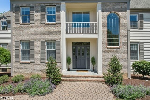 14 N Stone Hedge Dr, Bernards Twp., NJ 07920
