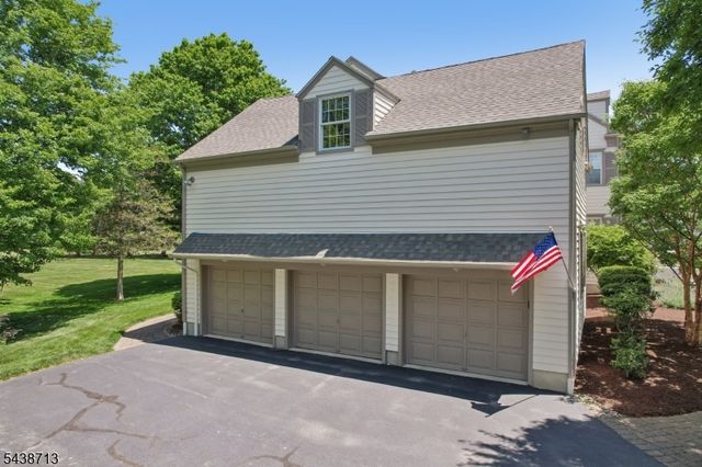14 N Stone Hedge Dr, Bernards Twp., NJ 07920