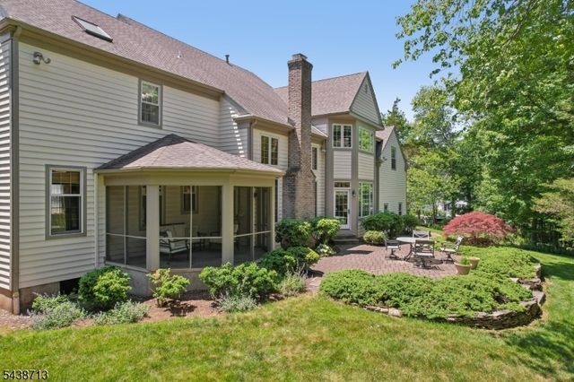 14 N Stone Hedge Dr, Bernards Twp., NJ 07920