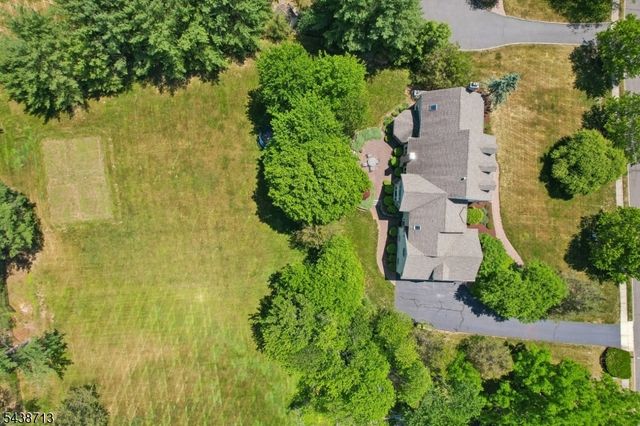 14 N Stone Hedge Dr, Bernards Twp., NJ 07920