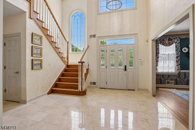 14 N Stone Hedge Dr, Bernards Twp., NJ 07920