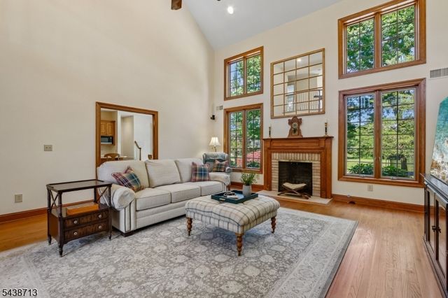 14 N Stone Hedge Dr, Bernards Twp., NJ 07920