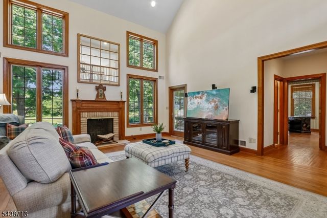 14 N Stone Hedge Dr, Bernards Twp., NJ 07920