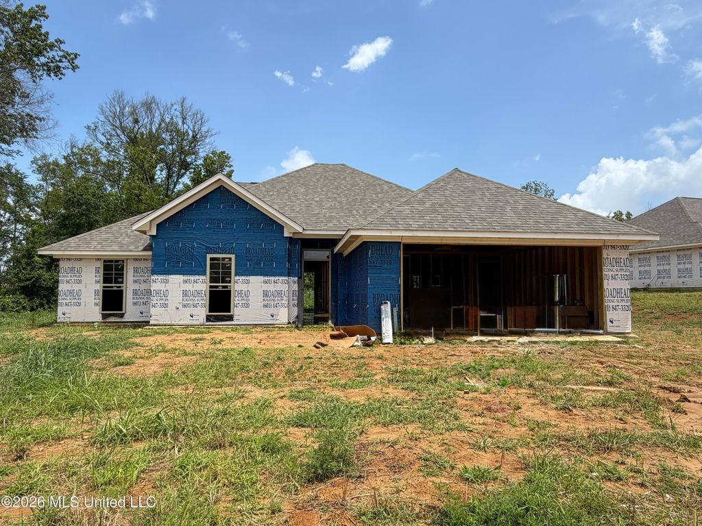 576 Patrick Farms Drive, Pearl, MS 39208