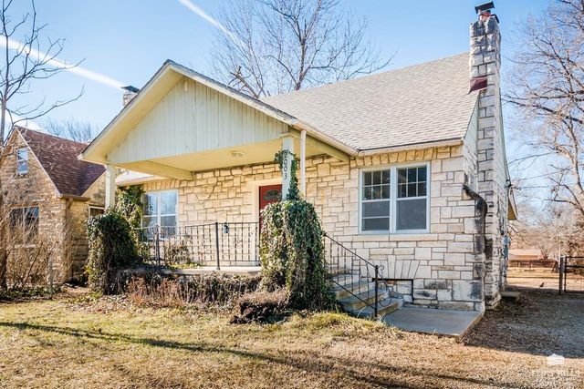 2003 Casement Road, Manhattan, KS 66502