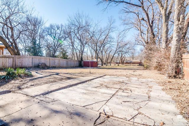 2003 Casement Road, Manhattan, KS 66502