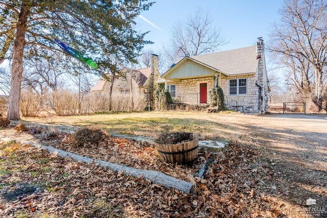 2003 Casement Road, Manhattan, KS 66502