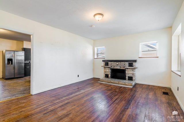 2003 Casement Road, Manhattan, KS 66502