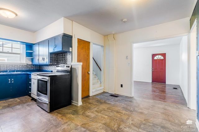 2003 Casement Road, Manhattan, KS 66502