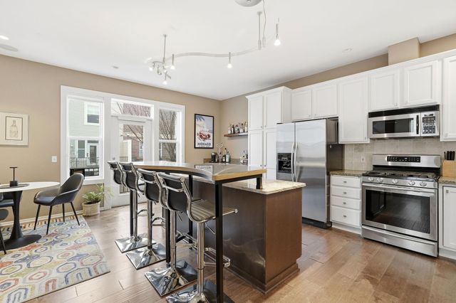 61 4th Avenue N 101, Minneapolis, MN 55401