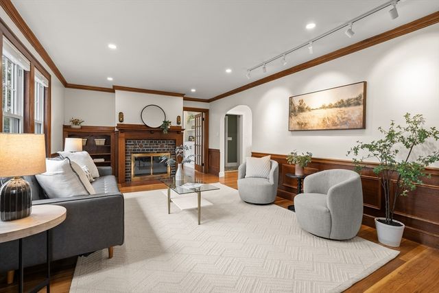 24 Grandview Rd, Arlington, MA 02476