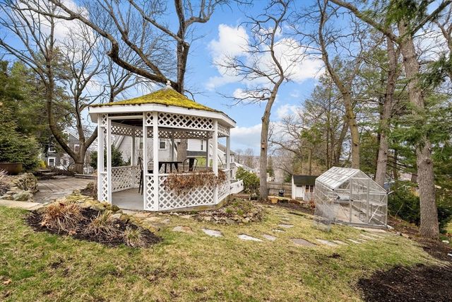 24 Grandview Rd, Arlington, MA 02476