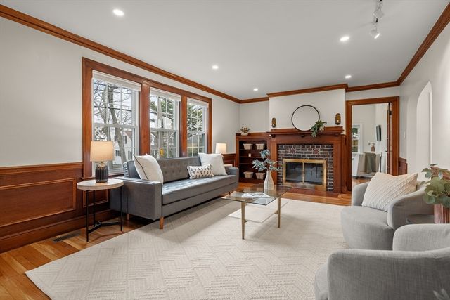 24 Grandview Rd, Arlington, MA 02476