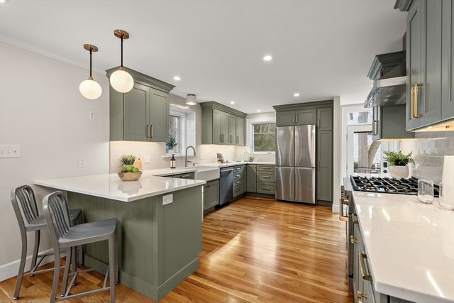 24 Grandview Rd, Arlington, MA 02476