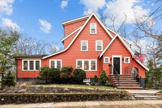 24 Grandview Rd, Arlington, MA 02476