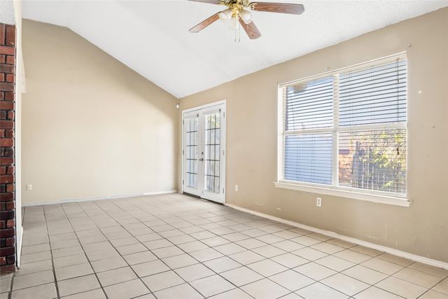 226 N Waterford Oaks Drive, Cedar Hill, TX 75104