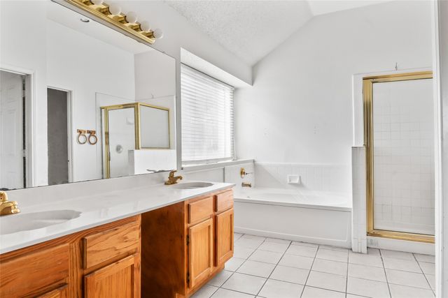 226 N Waterford Oaks Drive, Cedar Hill, TX 75104