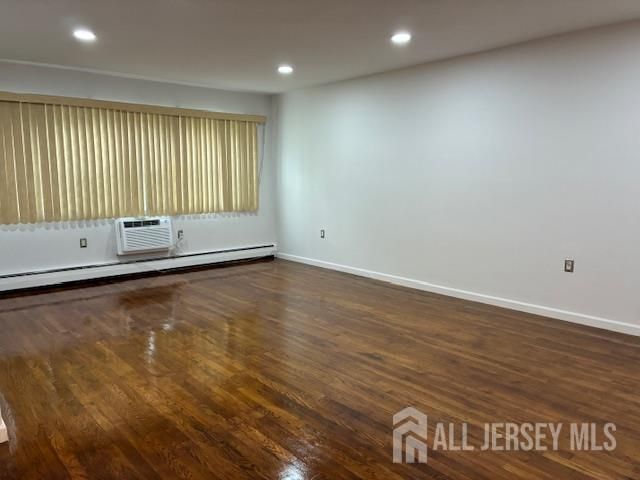 28-02 Woodedge Avenue 2802, Edison, NJ 08817