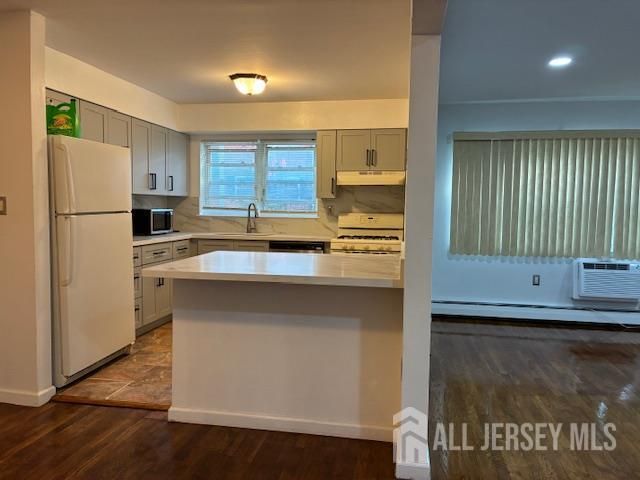28-02 Woodedge Avenue 2802, Edison, NJ 08817