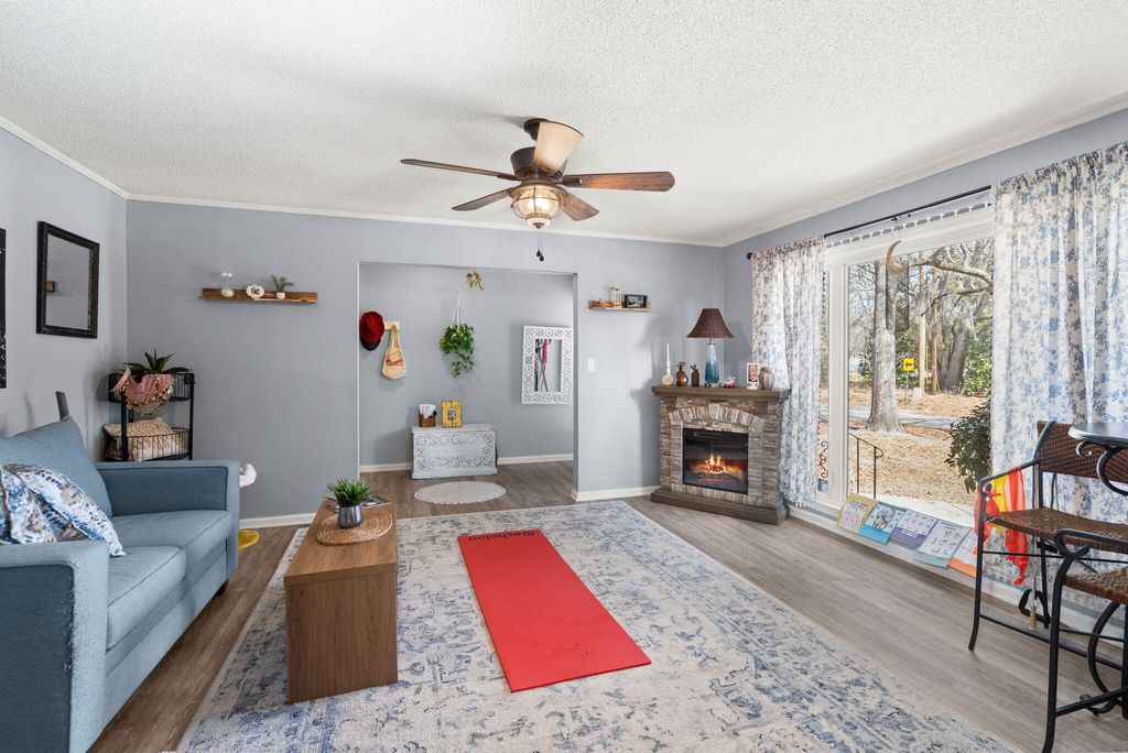 Image 11 of property listing at 179 Middleton Drive, Goose Creek, SC 29445