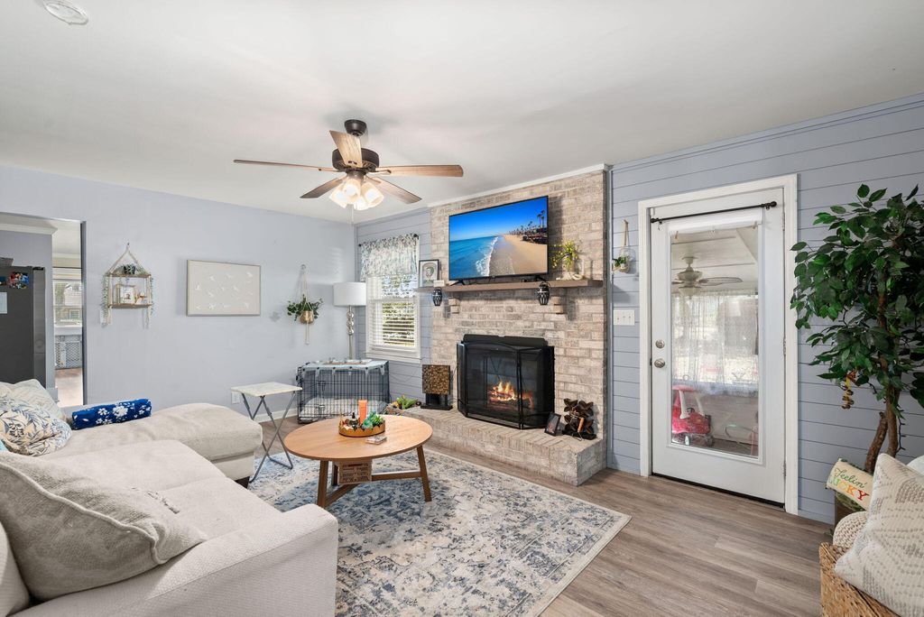 Image 14 of property listing at 179 Middleton Drive, Goose Creek, SC 29445